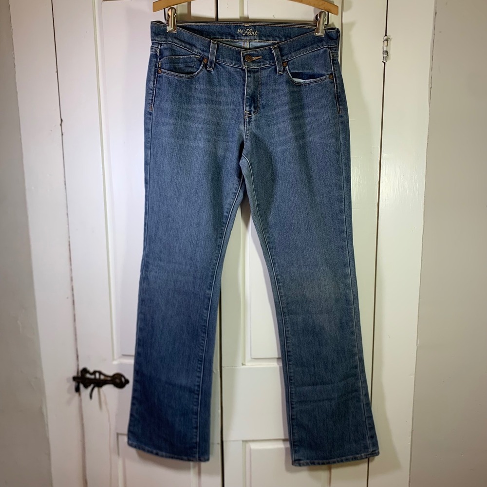 Old Navy The Flirt Bootcut Jeans Womens 6 Regular Medium Wash Blue Mid Rise Y2K